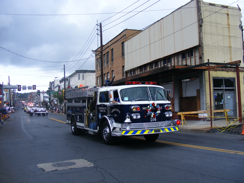 9_11 fire truck paraid 051.JPG